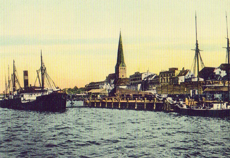 Abb. 2. Blick auf den östlichen Teil des Rostocker Stadthafens, Ansichtskarte um 1910, 