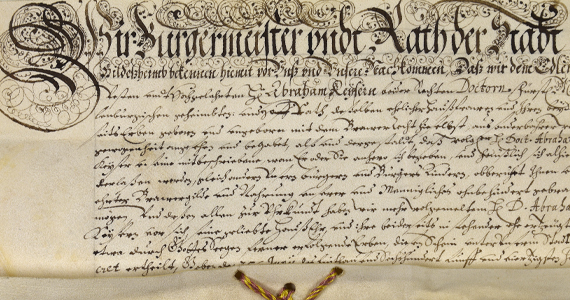 Abb. 1: Urkunde vom 25. Juni 1645. Bürgermeister und Rat der Stadt Hildesheim verleihen Dr. Abraham Keyser, fürstlich-mecklenburgischer Geheimer Rat und Hofrat, seiner Frau und ihren jeweiligen Erben das Braurecht der Stadt Hildesheim (LAMV, 1.4-4, Nr. 252)