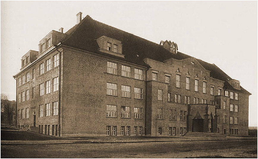 Abb. 4. Städtische Gewerbeschule Rostock. Neue Baukunst, Sonderdruck, Berlin 1927. 