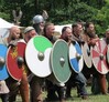 Führen nur Gutes im Schilde: Teilnehmer des großen Mittelalterlagers. Foto: LAKD M-V/LA.